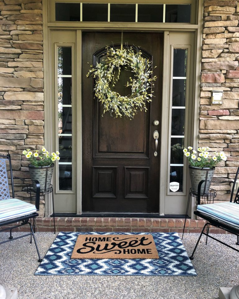 Farmhouse Front Door with easy Design 