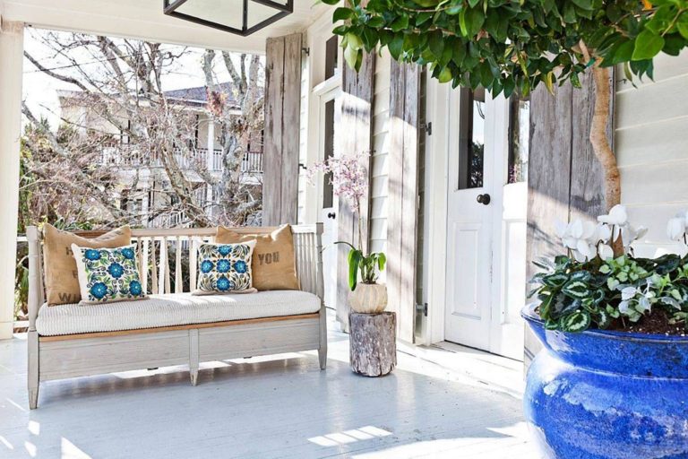 Rediscover Summer Bliss with these Fabulous Shabby-Chic Porch