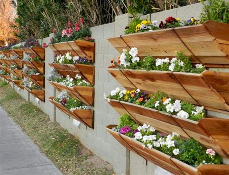 Wooden Wall Vertical Gardening Ideas