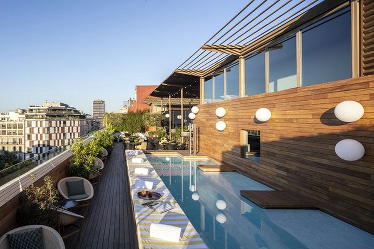 Amazing Rooftop Pool Design
