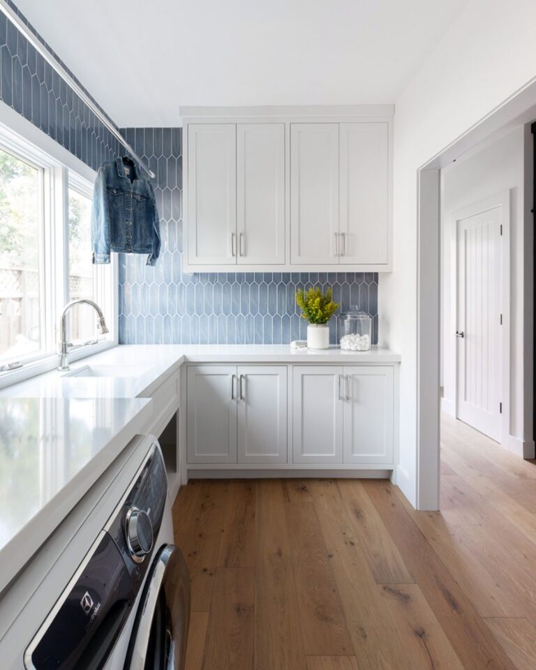 Awesome Interiors Laundry Room via Lindye Galloway
