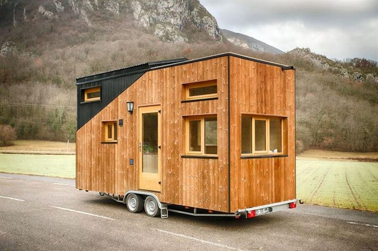 Compact tiny house on wheels via loveproperty
