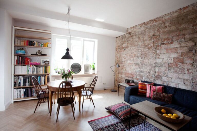 Small Apartment In Warsaw With Tasteful Simple Decor