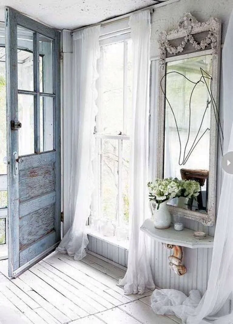 Sweet Cottage Shabby Chic Entryway Decor Ideas