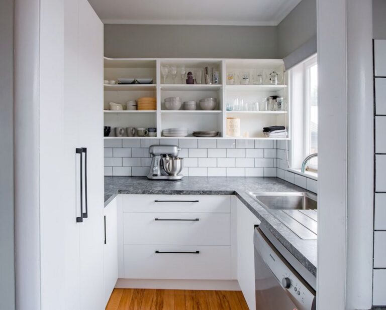 White Elegant Doon Kitchen Cabinet
