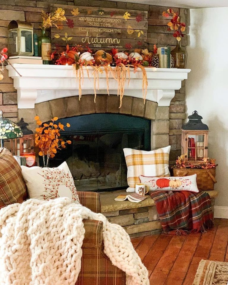 Awesome Farmhouse Fall Fireplace Mantel