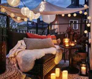 Cozy Balcony Decorating Ideas