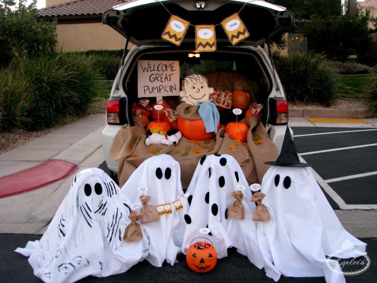 Halloween car decorations