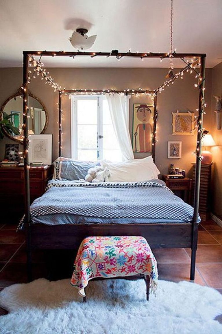 Amazing Canopy Bed With Lights Decor