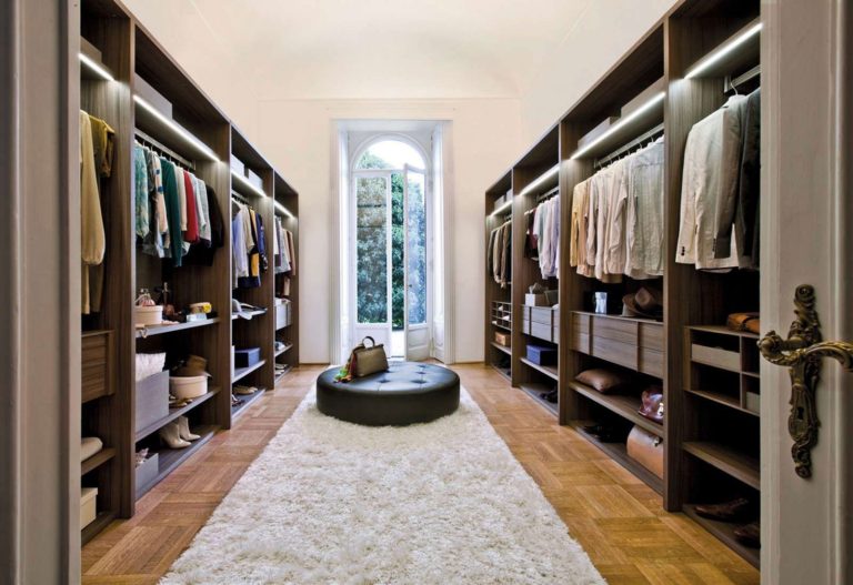 Luxury Modern walk-in Closet