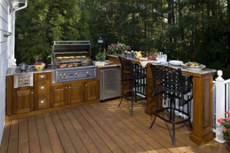 Outdoor Kitchens and Grilling Station